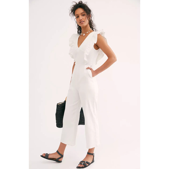En Saison Free People Ruffled Jumpsuit Pleated Tapered Leg V Neck White Small - Picture 1 of 10